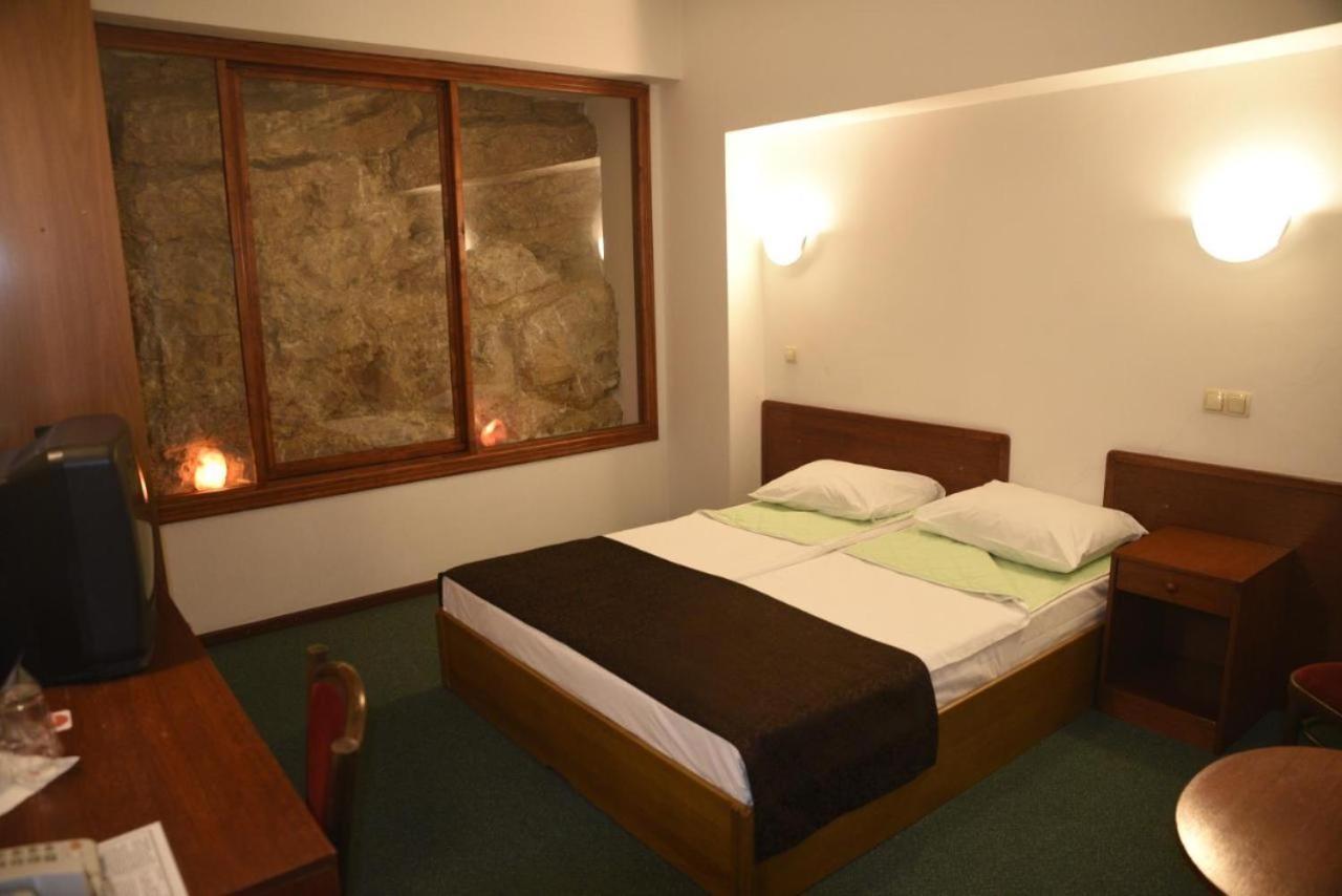 Hotel Saraj SJJ Eksteriør billede