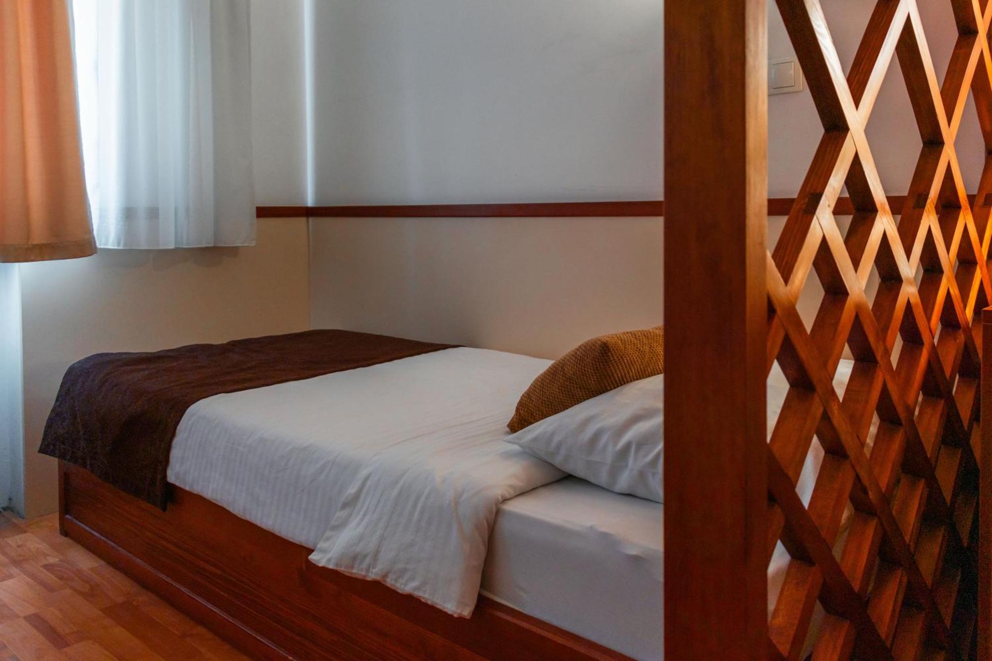 Hotel Saraj SJJ Eksteriør billede