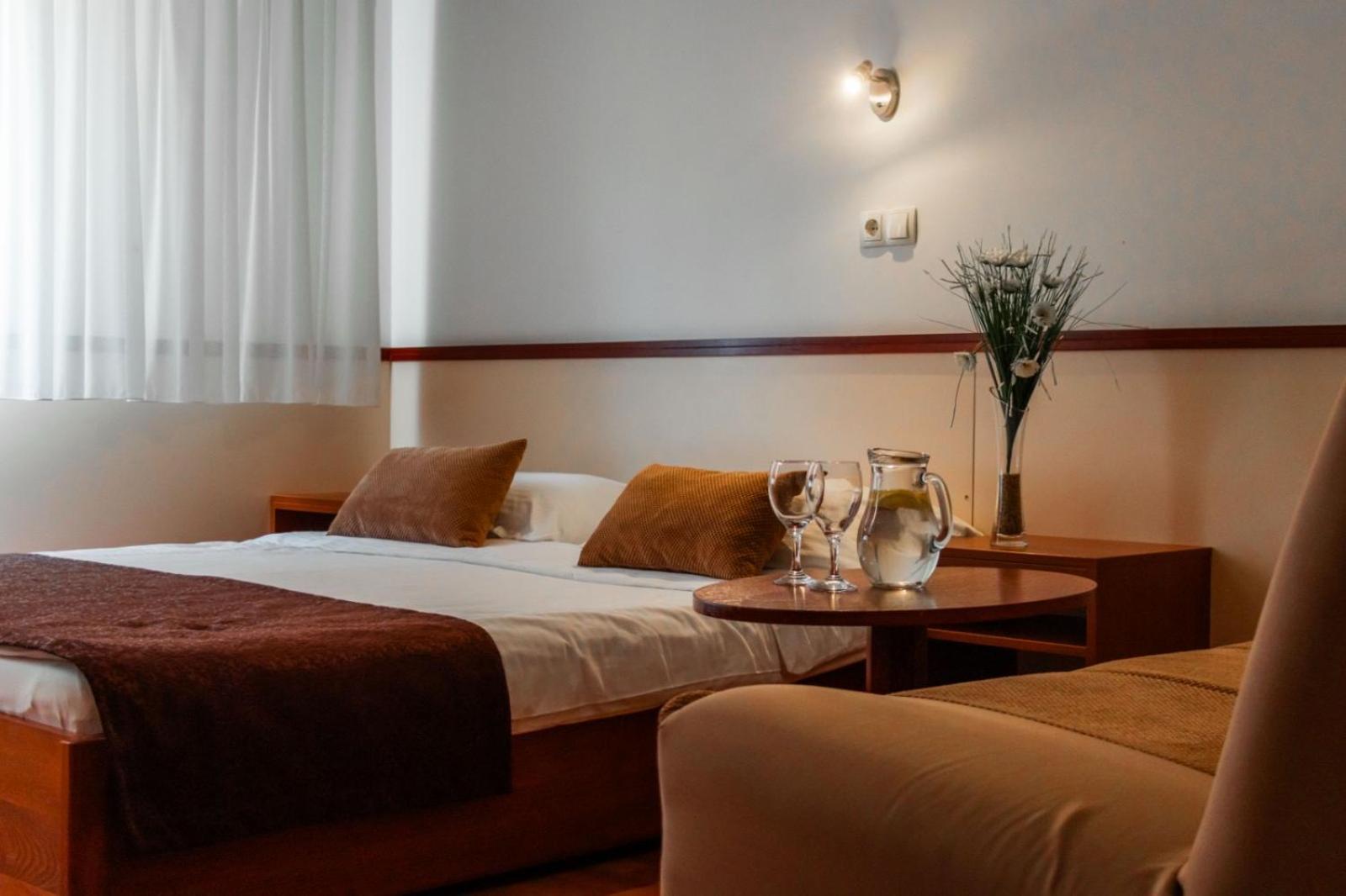 Hotel Saraj SJJ Eksteriør billede